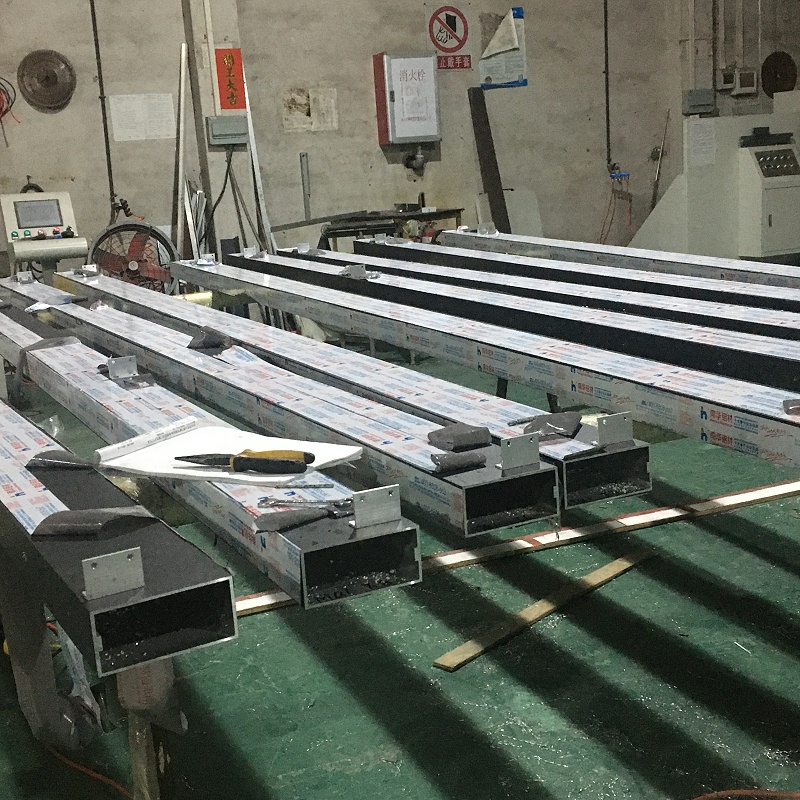 樓上樓門窗專業(yè)安裝的高端鋁合金門窗伴你溫暖過冬！