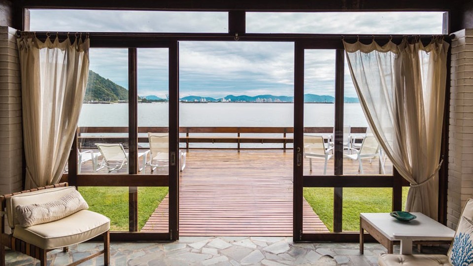 工程門(mén)窗安裝中會(huì)出現(xiàn)的問(wèn)題都有哪些？-樓上樓高端門(mén)窗