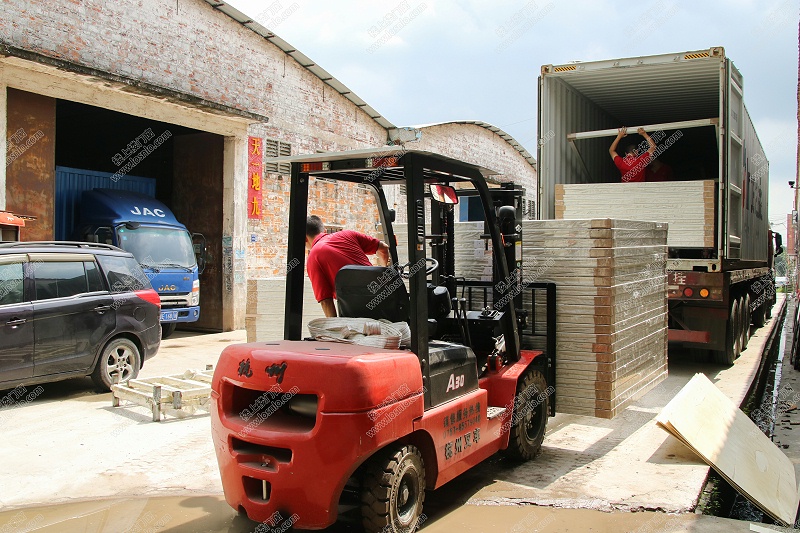 佛山哪里有出口高端門窗的鋁門窗廠家？-樓上樓門窗