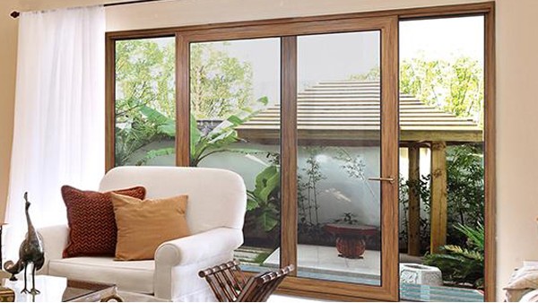 高端別墅門(mén)窗的標(biāo)配？國(guó)內(nèi)門(mén)窗十大品牌樓上樓門(mén)窗：就這？