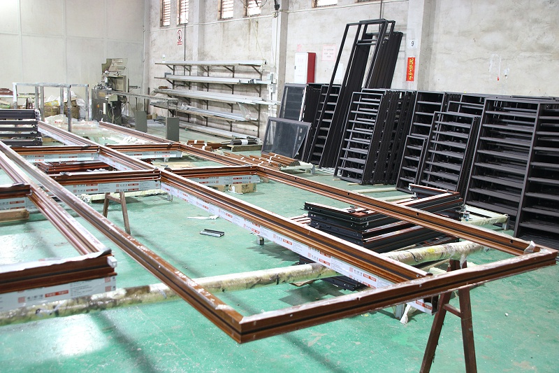 高端門(mén)窗選擇哪種風(fēng)格和材質(zhì)比較好？有門(mén)窗廠家推薦嗎？