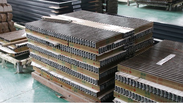 【樓上樓門窗】工程門窗配套性,不懂門窗工程的發(fā)包方都在看！