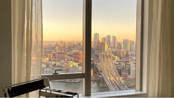 新加坡門窗工程項(xiàng)目順利交付裝車,再次感謝用戶對樓上樓門窗的支持!